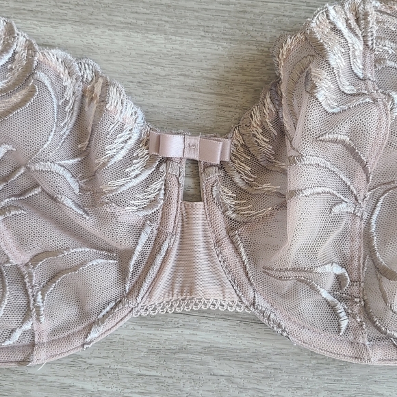 Felina Lana Unlined Bra - Picture 4 of 7